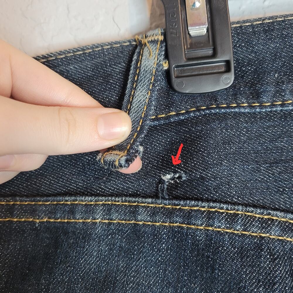 Levi's 559 Mens Dark Wash Jeans Denim Size 38x32 100% Cotton DETACHED BELT LOOP - Picture 6 of 15